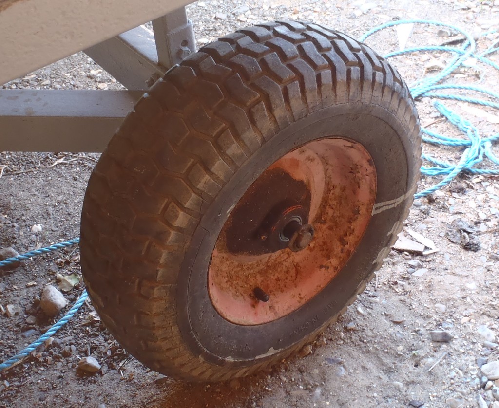 Large-Trolley-Old-Tyre