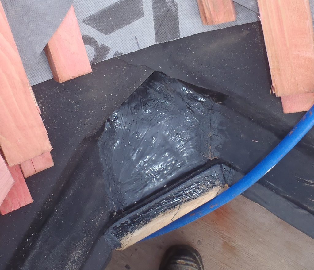 Rubber Liner Installed in Gutters and Tiling Battens Started