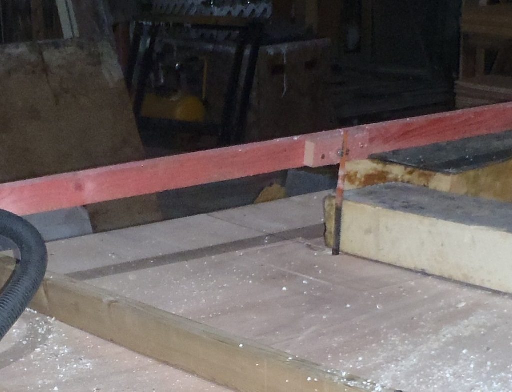 Insulation-Saw-table-Blade-and-guide