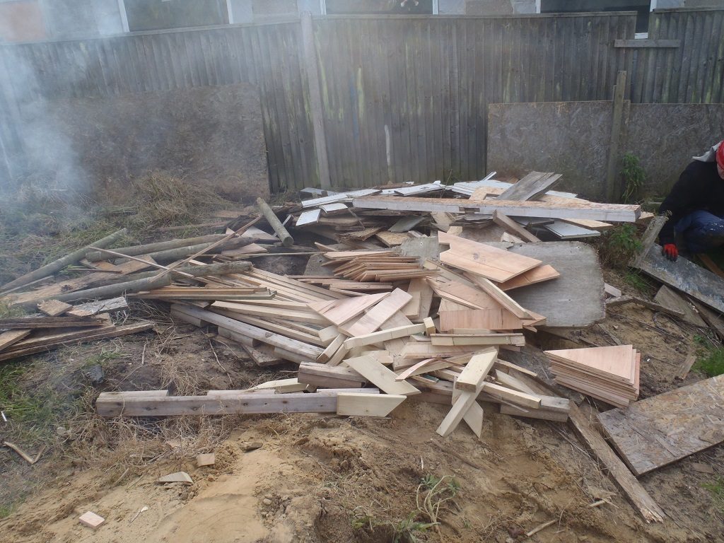 Pile-of-scrap-wood-to-burn