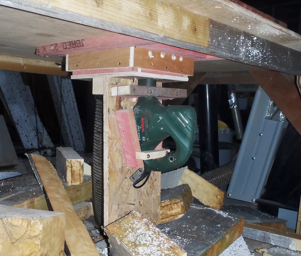 Sabre-saw-in-Insulation-Saw-Table